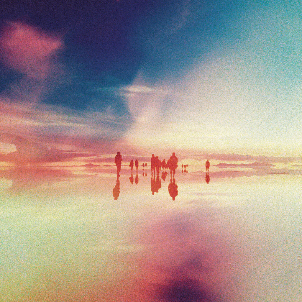 6th Album『Strangers In Heaven』